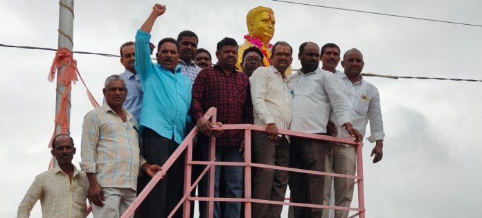 Surender Reddys death anniversary celebrated in grand style