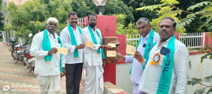 Telangana activists forum postcards to Rahul Gandhi