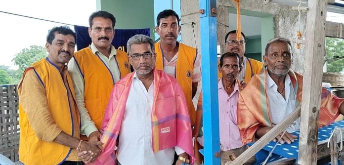 Tribute to handloom workers