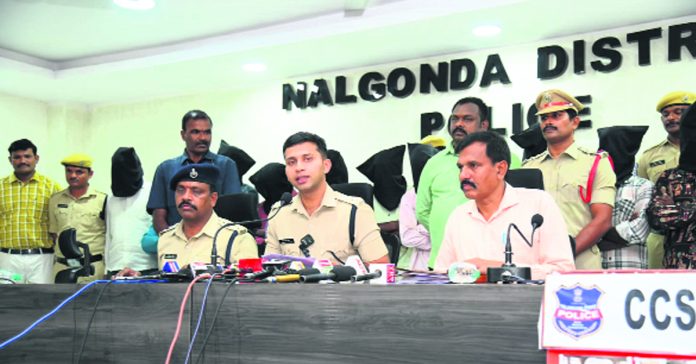 మేకలు, గొర్రెల దొంగలు 16మంది అరెస్ట్‌