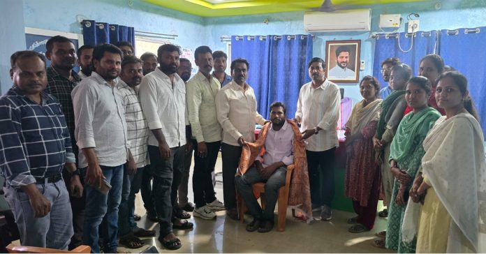 Honor given to Panchayat Secretary