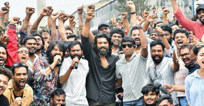 'పెద్ది' కోసం మైసూర్‌లో వెయ్యి మందికి పైగా డ్యాన్సర్స్‌తో సాంగ్‌