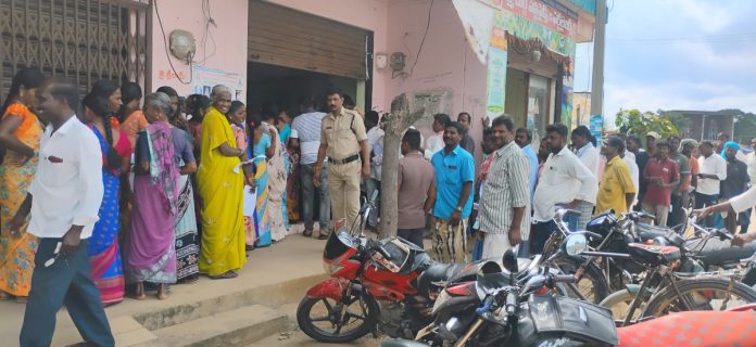Urea distribution under police guard