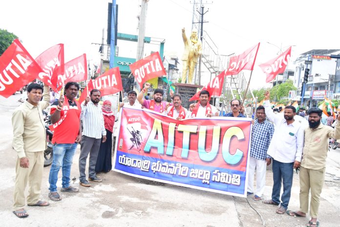 We should move in the spirit of the Quit India Movement..