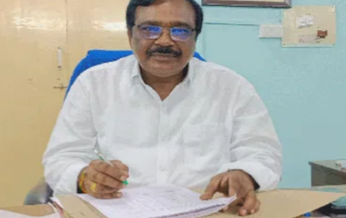 Yadagiri as the in-charge Tahsildar of Kattangur