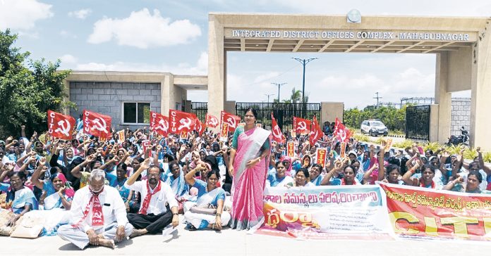 ఫిక్స్‌డ్‌ వేతనం ప్రకటించాలి