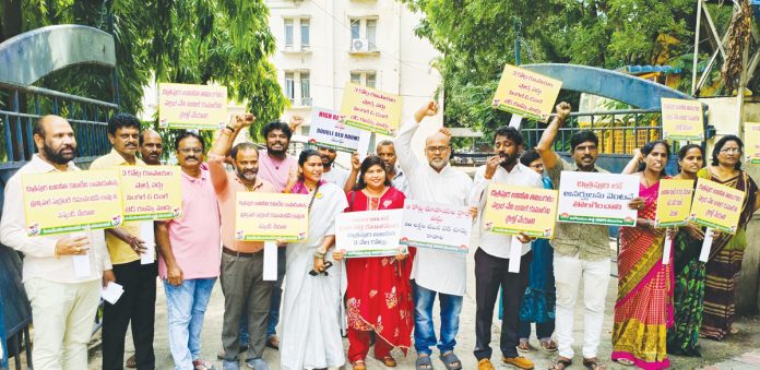 చిత్రపురిలో రూ.300 కోట్ల భారీ కుంభకోణం