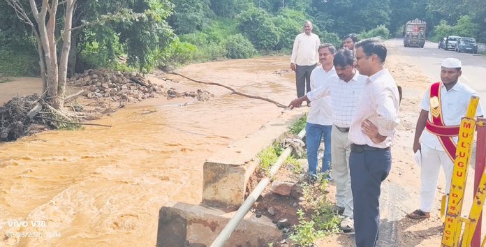 గంట గంటకూ పెరుగుతున్న గోదావరి