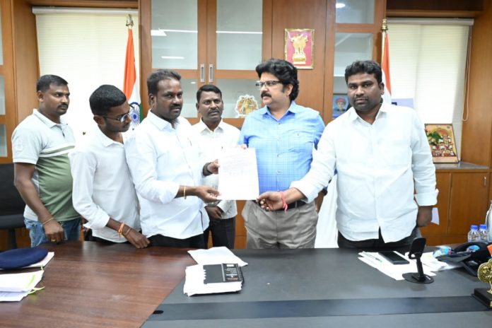 18 percent reservation should be provided to Dalits in local elections.