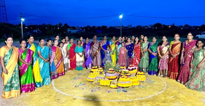 A grand procession of flowers