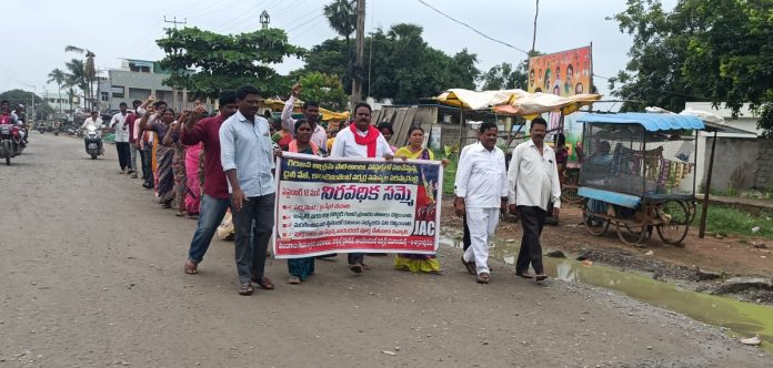 Ashram workers strike enters 13th day
