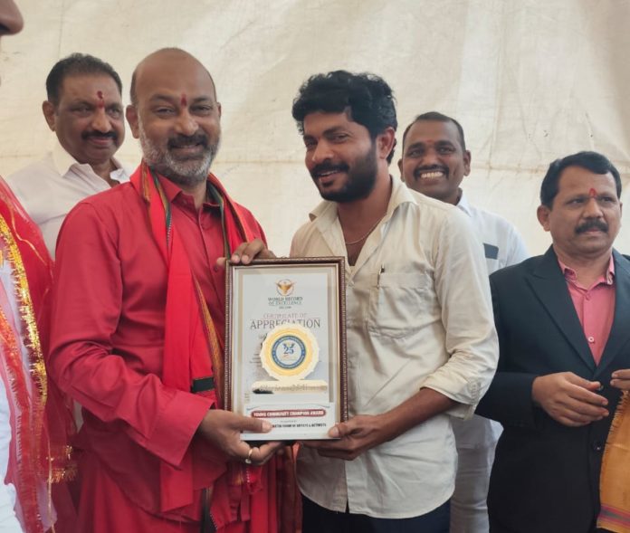 Bandakadi Ganesh gets NIFA district level award.