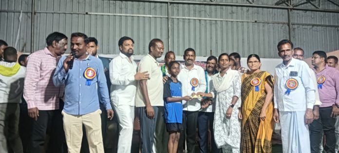 Cash award for student who set record in Mandal sports
