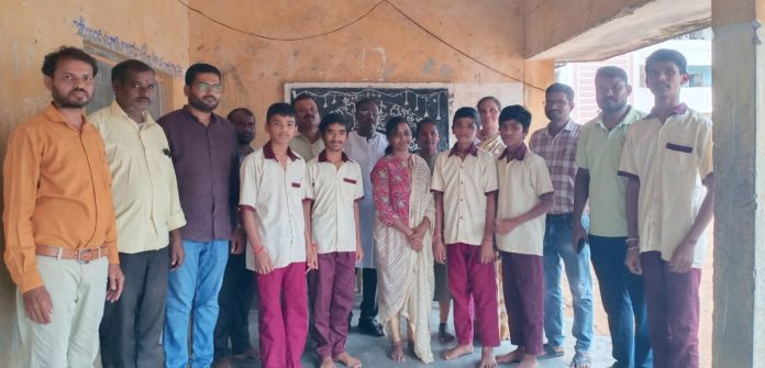 College Principal congratulates Kala Utsav district winners
