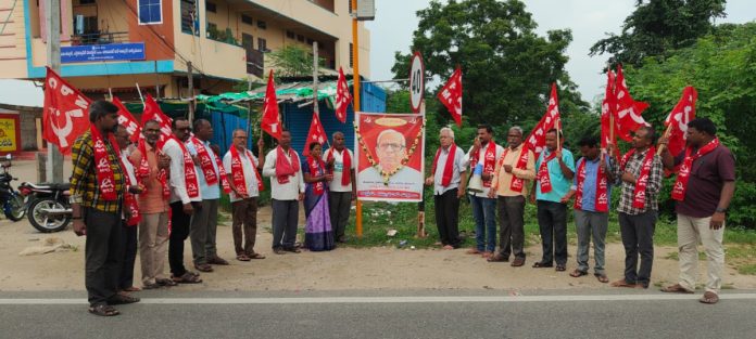 Communists are the heirs of armed struggle: CPI(M)