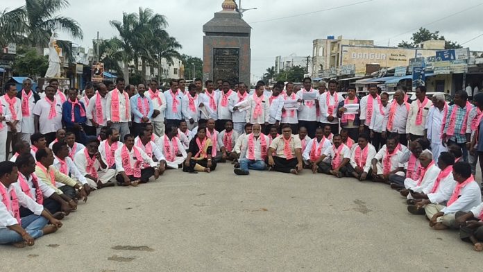 Congress to join hands with central government: BRS