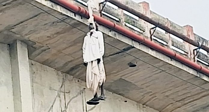 Body hanging
