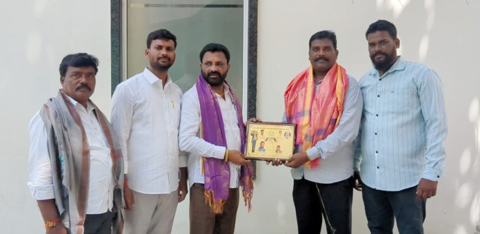 Dalit Ratna Award-winning journalist T. Harikrishna