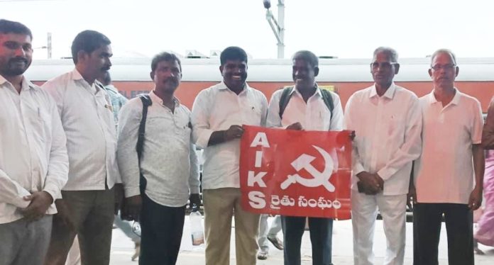 Farmers Association District Vice President Devender leaves for labor and farmers conference