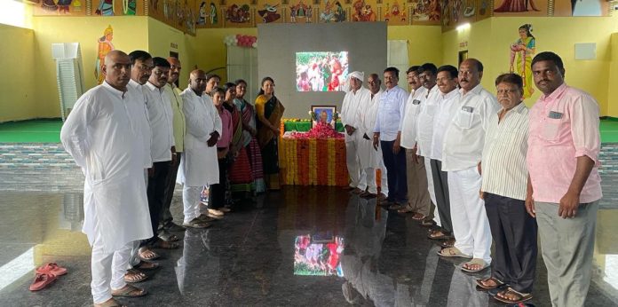 Former government whip Gongidi Sunitha participated in the Dashadinakarma..