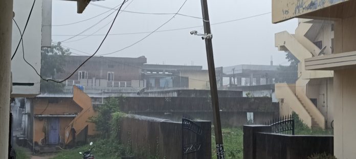 Heavy rain in Nagireddypet..