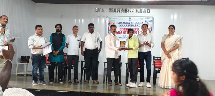 Isampelli Pawan wins second prize in Cultural Arts Festival competition