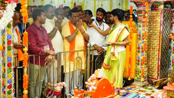 MLA Dhanpal visits Palaj Ganapathi