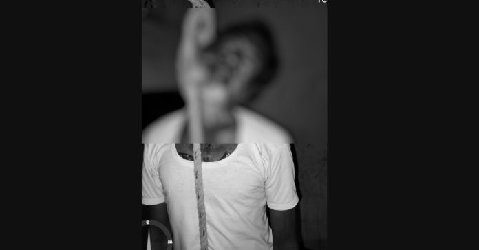 Man commits suicide by hanging himself..