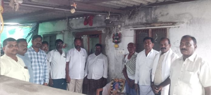PACS Chairman Mondayya visits the family of the deceased.!