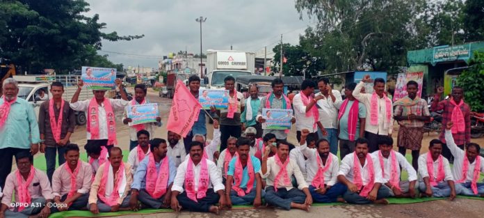 Protest in Nasrullahabad against Rastaro..
