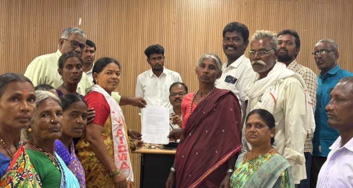 R&B Road residents in Remaddu lay siege to the Collectorate