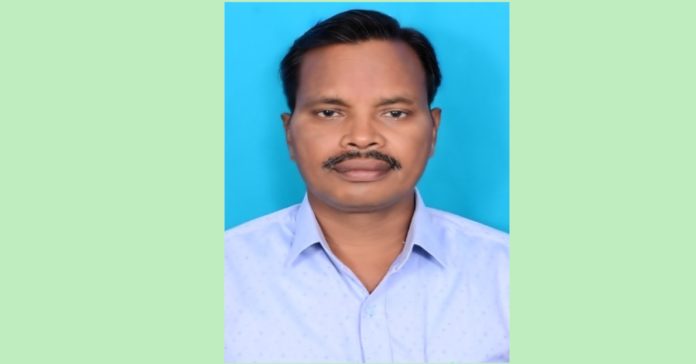 Ramprasad named best teacher in the district