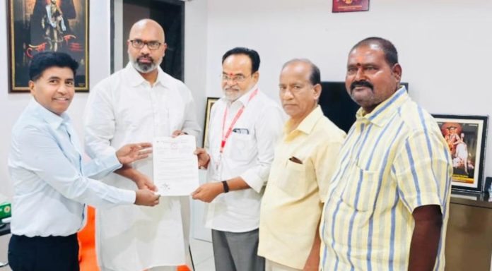Red Cross team meets MP Arvind