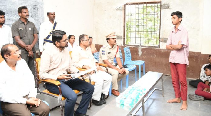 Repairs should be carried out in the hostels along with basic facilities.