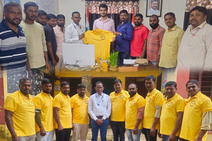 T-shirts distributed by the Sub-Collector