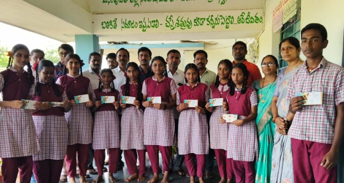 Teachers Day celebrated at Tadicherla High School!