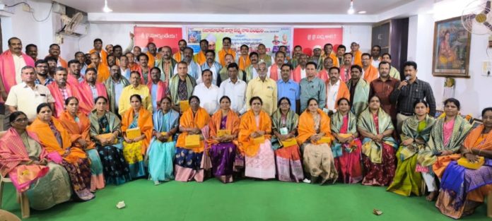 Teachers Day under the auspices of Padmasali Sangam