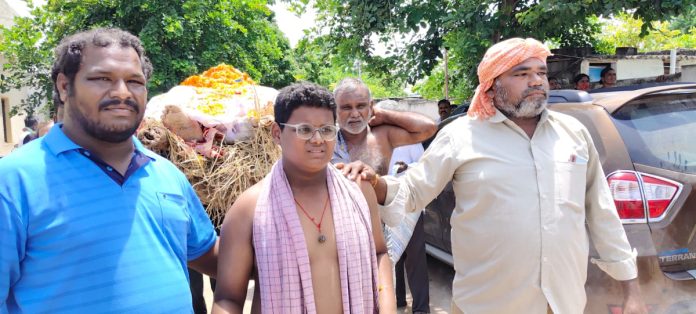 The grandson who beheaded his grandfather..