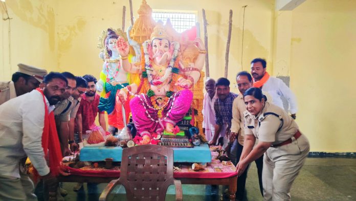 The procession began in Mudhol..