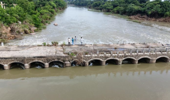 The surging Kudavelli stream..