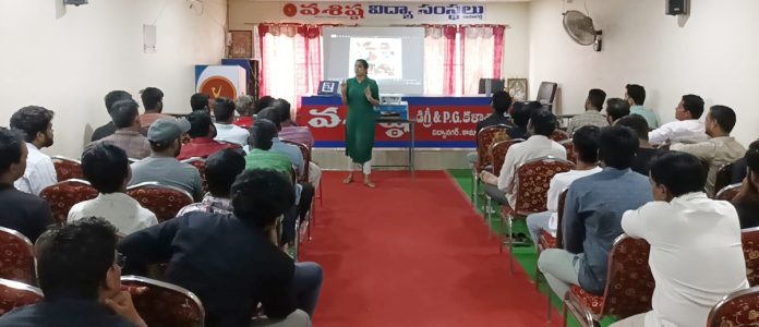 Training for shopkeepers and hotel business managers (FOSTSC) is mandatory.