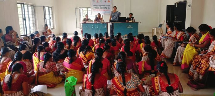 Training on Poshan Bhi and Padhai Bhi in Mudhol..