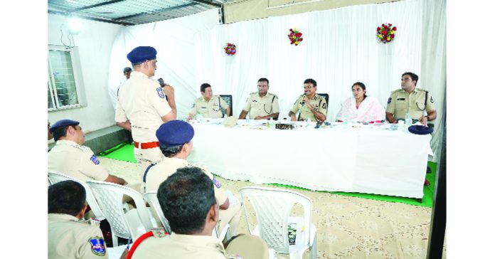 ప్రశాంత వాతావరణంలో నిమజ్జనం చేయాలి