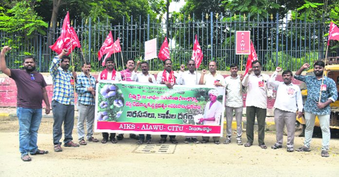 50% tax should be imposed on cotton imports