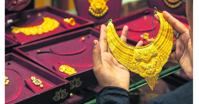 Gold price may reach Rs. 1.25 lakh