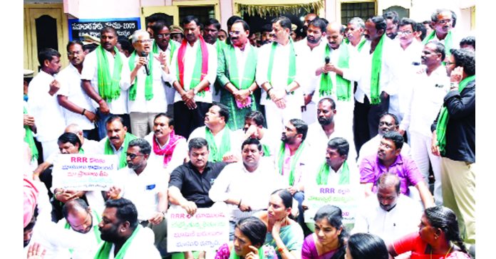 We will stand by the struggle of the Triple R landless people.
