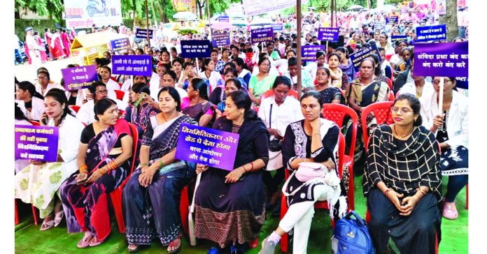 NHM employees' strike continues