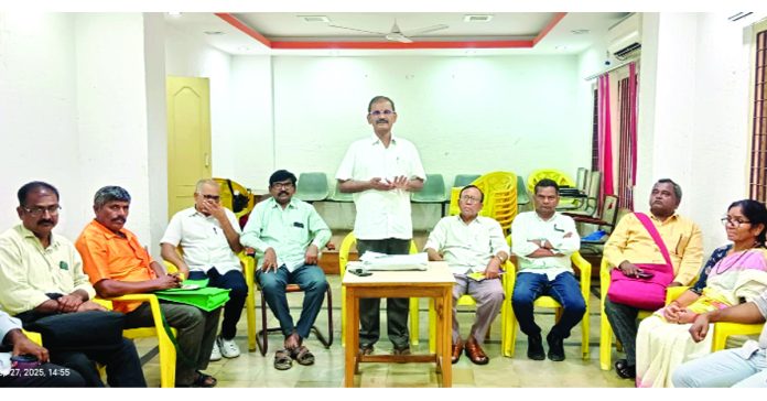 Compensation should be paid to agricultural workers and professionals