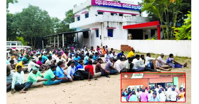 Farmers' pleas for urea Farmers at police station for tokens in Kamareddy