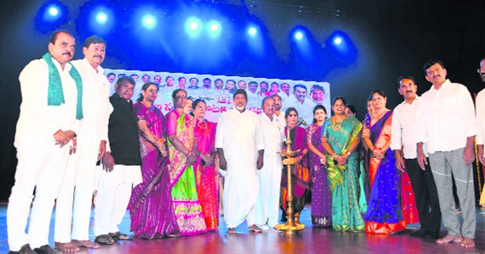 'Kakatiya Dance and Drama Festival' begins with a bang